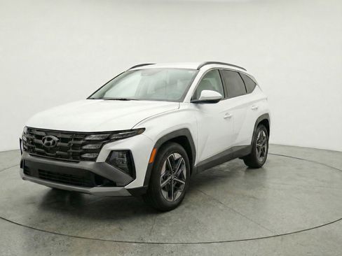 Used 2025 Hyundai Tucson SEL FWD image 3