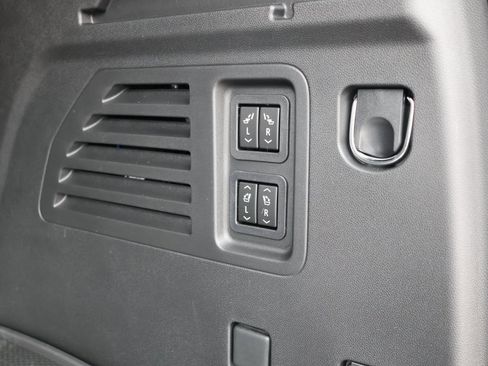 New 2026 Chevrolet Traverse RS image 33