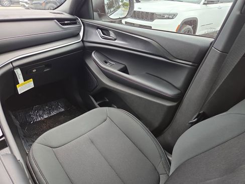 New 2025 Jeep Grand Cherokee Laredo X w/ Trailer Tow Package image 17