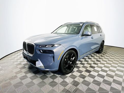 Used 2025 BMW X7 xDrive40i image 4