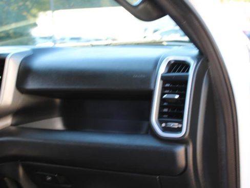 Used 2021 RAM 1500 Big Horn image 17