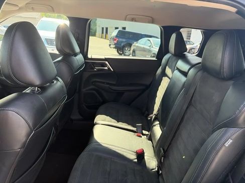 Used 2022 Mitsubishi Outlander SE AWD/4WD image 27