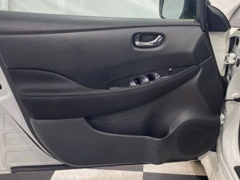 Used 2022 Nissan Leaf SV Plus image 14