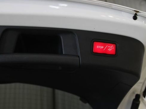 Used 2020 Mercedes-Benz GLA 250 4MATIC w/ Premium Package image 32