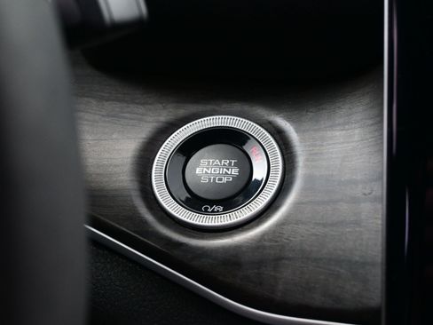 Used 2023 Jeep Grand Cherokee Limited image 22