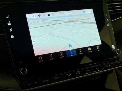 Used 2025 Jeep Wagoneer 4WD image 18