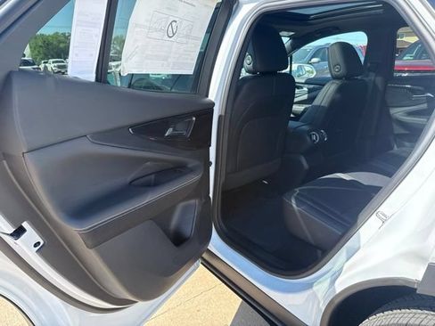 New 2026 Chevrolet Blazer EV LT AWD/4WD image 30