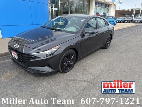 Used 2023 Hyundai Elantra SEL w/ Cargo Package FWD image 1