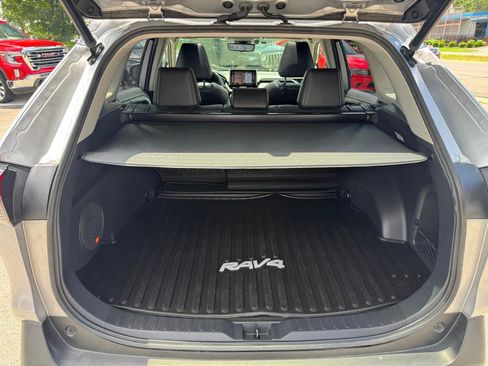 Used 2020 Toyota RAV4 Limited AWD/4WD image 18