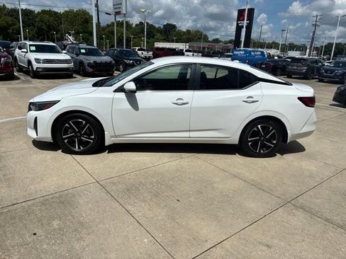 Used 2024 Nissan Sentra SV FWD image 4