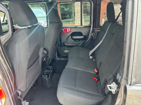 Used 2018 Jeep Wrangler Unlimited Sport S AWD/4WD image 14