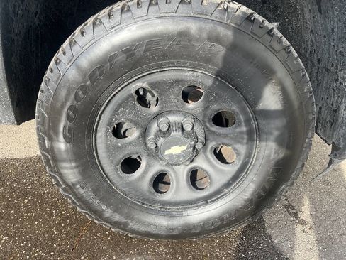 Used 2011 Chevrolet Silverado 1500 W/T image 17