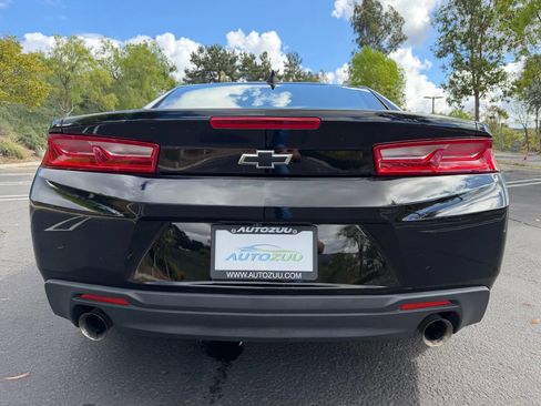 Used 2018 Chevrolet Camaro LT image 4