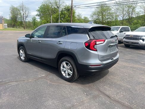 Used 2023 GMC Terrain SLE image 7