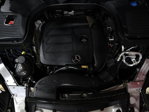 Used 2021 Mercedes-Benz GLC 300 image 28