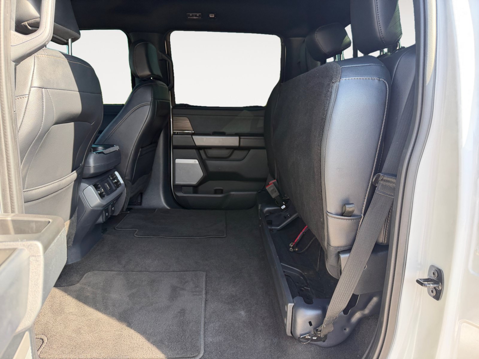 Used 2024 Ford F150 Lariat AWD/4WD image 13