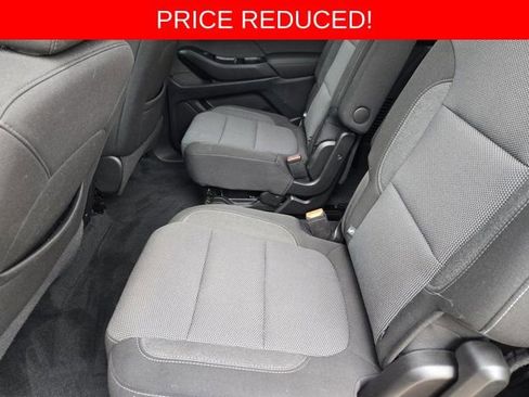 Used 2022 Chevrolet Traverse LT FWD image 31