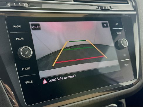 Used 2024 Volkswagen Tiguan SE image 21