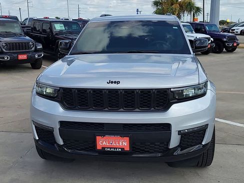 Certified 2024 Jeep Grand Cherokee L Limited w/ Black Appearance Package AWD/4WD image 3