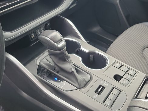 Certified 2024 Toyota Highlander LE image 14