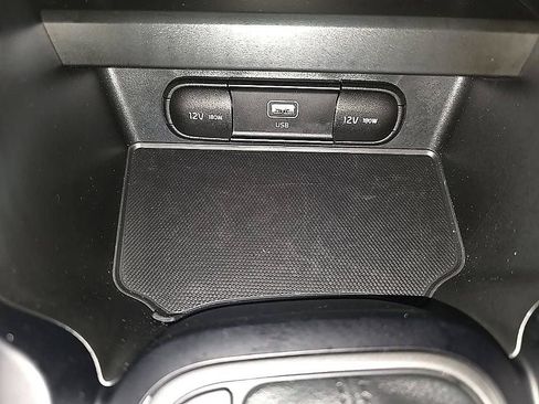 Used 2023 Kia Soul LX FWD image 25