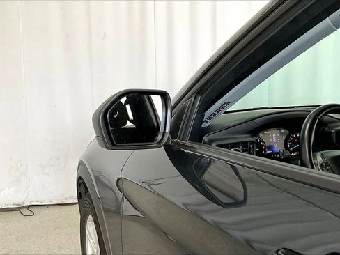 Used 2022 Ford Explorer XLT image 10