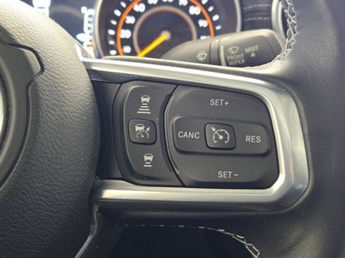 Used 2020 Jeep Gladiator Overland AWD/4WD image 27