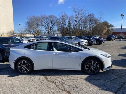 New 2026 Toyota Prius Limited image 2