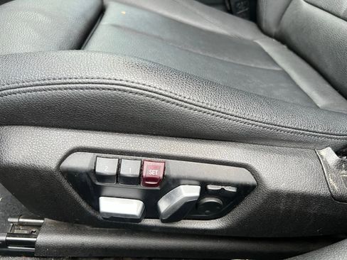 Used 2018 BMW 330i Sedan image 9