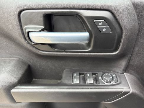 Used 2021 Chevrolet Silverado 1500 Custom image 17