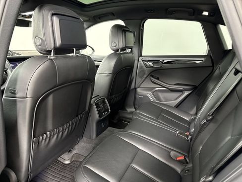 Certified 2025 Porsche Macan Turbo AWD/4WD image 25
