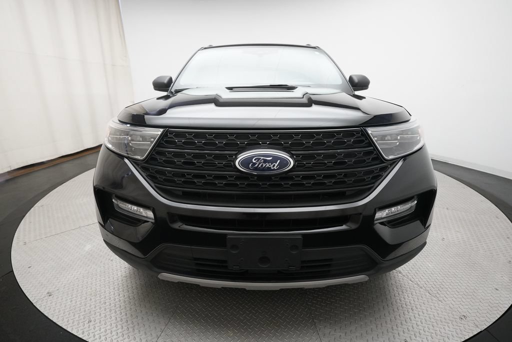 Used 2023 Ford Explorer XLT AWD/4WD image 11