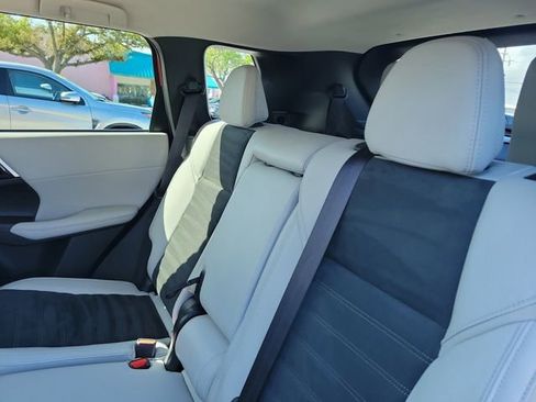 Used 2025 Mitsubishi Outlander SE image 14