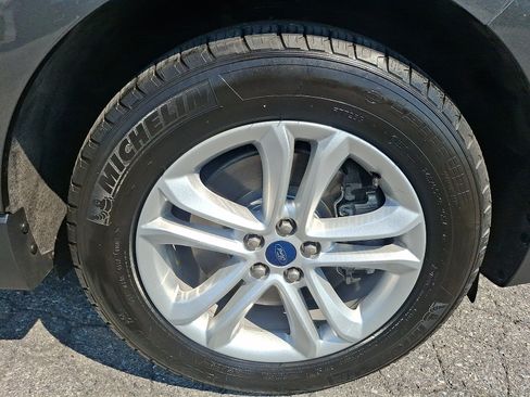 Used 2019 Ford Edge SEL w/ Equipment Group 201A AWD/4WD image 8