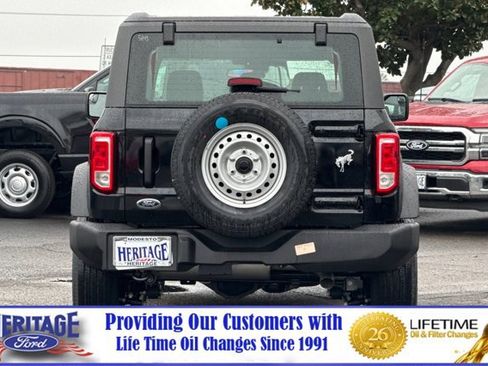 New 2025 Ford Bronco 4-Door image 5