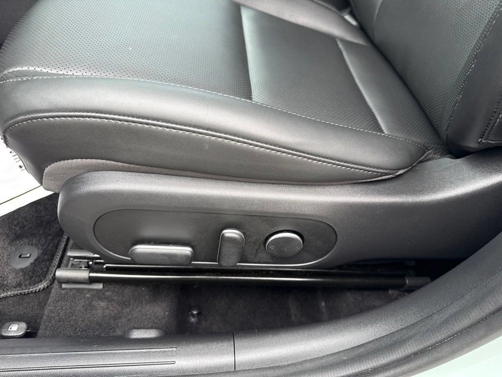 Used 2024 Hyundai Kona Limited AWD/4WD image 17