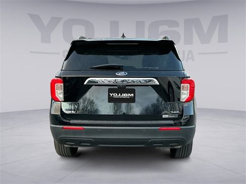 Used 2022 Ford Explorer XLT image 4