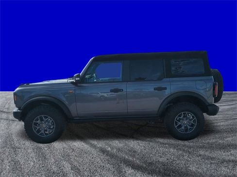 New 2025 Ford Bronco Badlands image 7