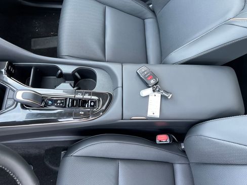 New 2025 Toyota Crown Signia Limited image 27