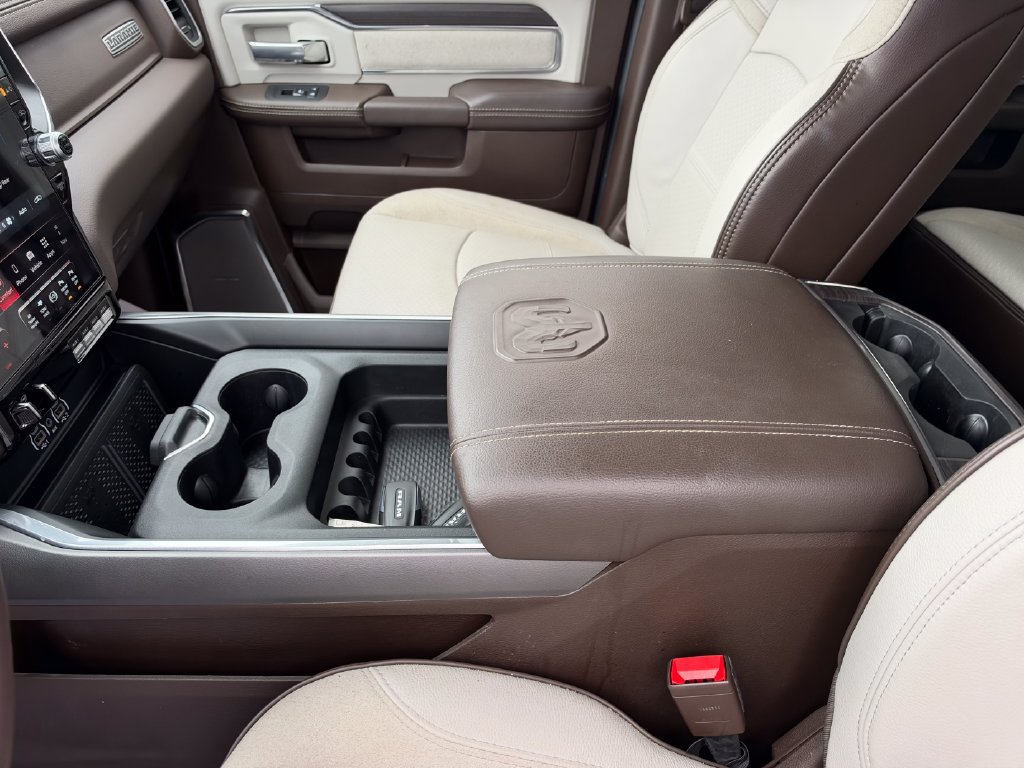 Used 2025 RAM 2500 Laramie AWD/4WD image 18