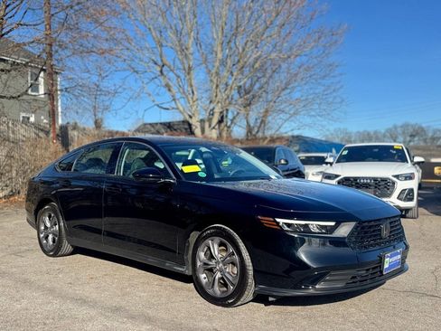 Used 2023 Honda Accord EX image 8