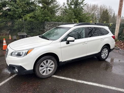 Used 2015 Subaru Outback 2.5i Premium image 3