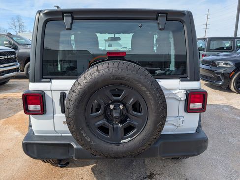 Used 2024 Jeep Wrangler Sport image 4