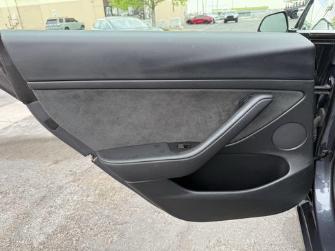 Used 2023 Tesla Model 3 Standard Range image 19