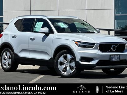 Used 2022 Volvo XC40 T5 Momentum