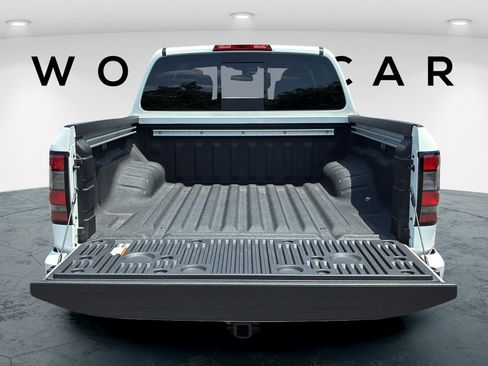 Used 2026 Nissan Frontier SV w/ SV Convenience Package RWD image 29
