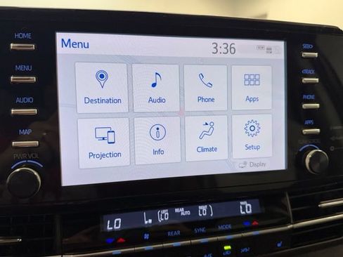 Used 2022 Toyota Sienna XLE FWD image 17