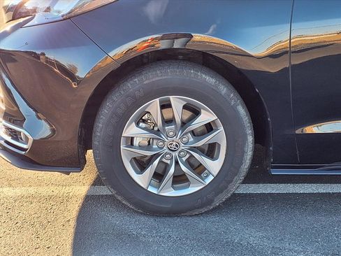 Certified 2024 Toyota Sienna XLE image 23