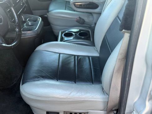 Used 2013 GMC Savana 1500 RWD image 7