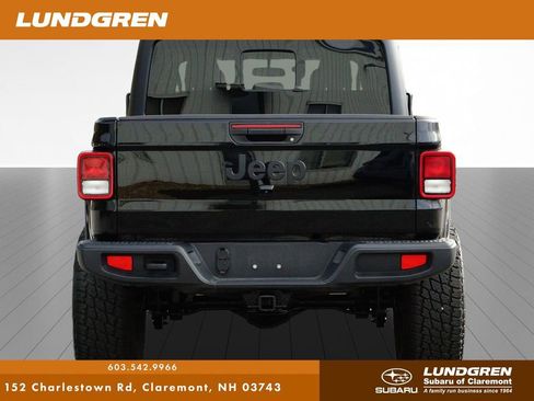 Used 2023 Jeep Gladiator Sport image 4